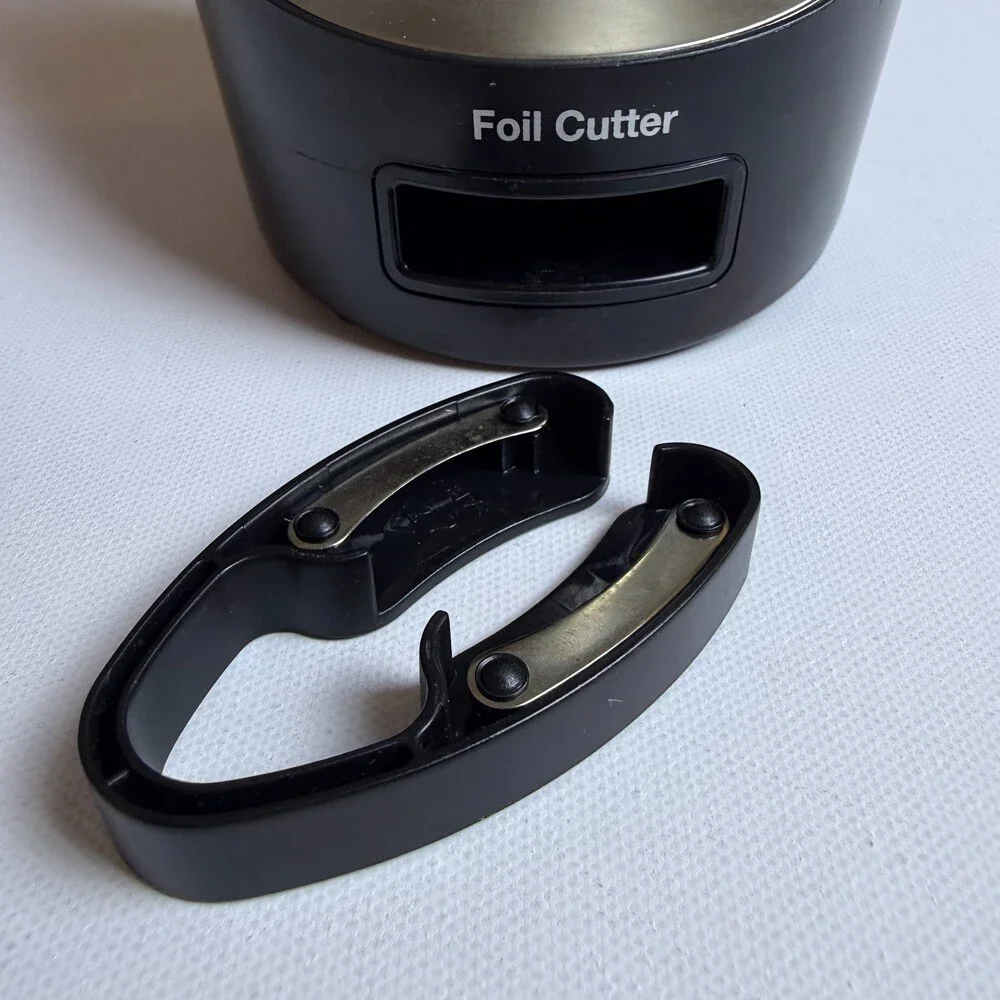 Cuisinart Cordless Electric Wine Opener with Foil Cutter & Charging Base CWO-48